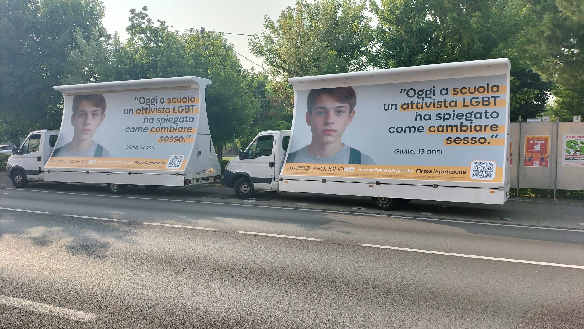 A Brescia nostri camion-vela contro il gender nelle scuole nonostante il tentativo di censura del Comune 1